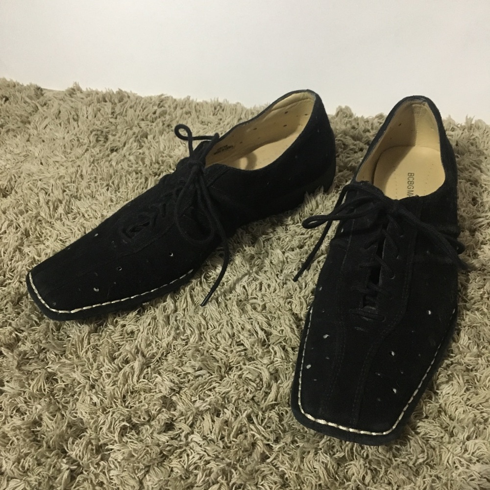 BCBGMAXAZRIA SUEDE LACE UPS